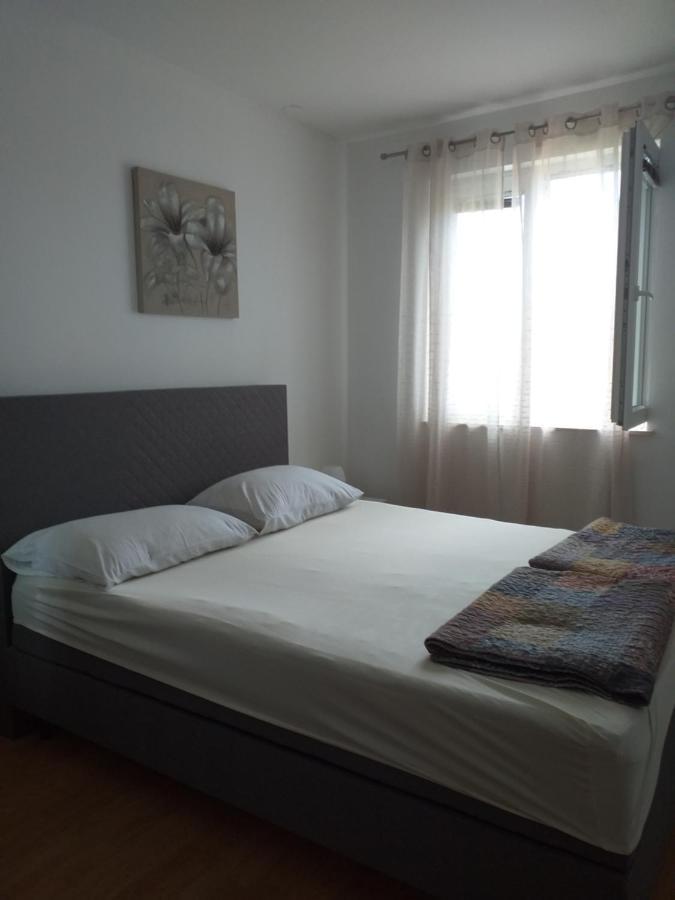 Apartments Golic Biograd Na Moru Exterior foto